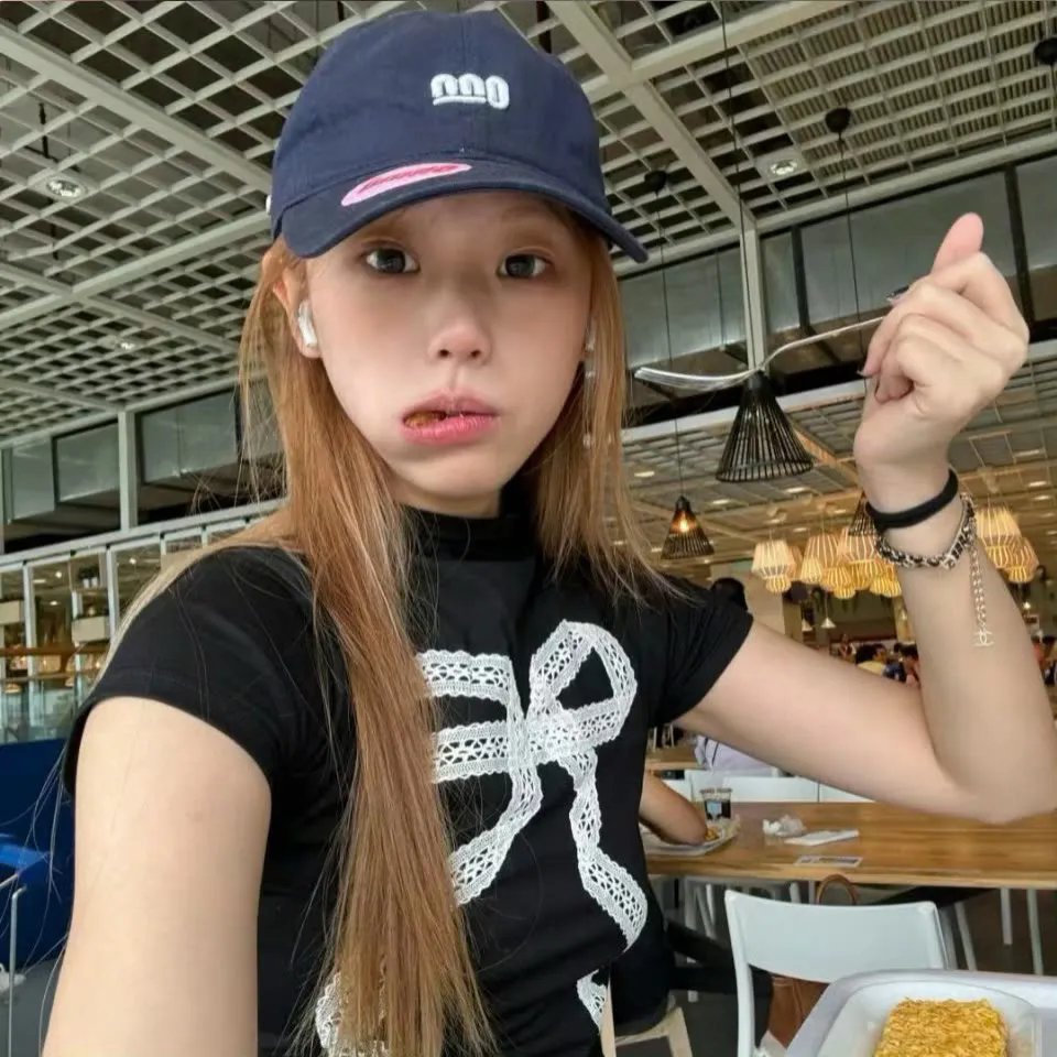闪亮女孩 封面